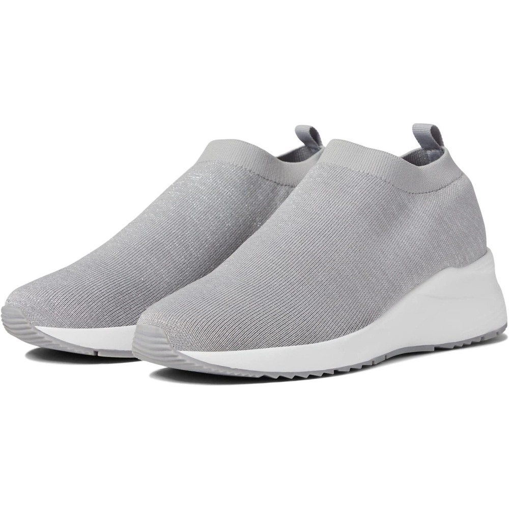 Blondo® (Women's 7.5 M) Kira™ Waterproof Sneakers in Gray